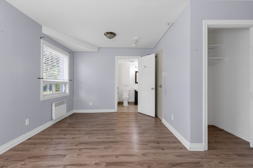 More Photos Of 21 Rue Messier, Mont-saint-hilaire Apartments For Sale