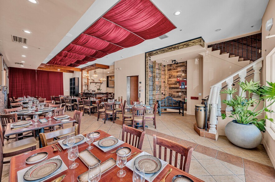 More Photos Of 223 Valencia Ave, Coral Gables Restaurant For Lease