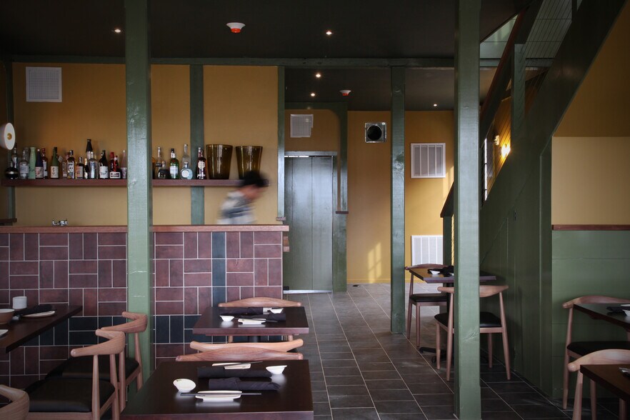 More Photos Of 205 Thames St, Bristol Restaurant For Lease