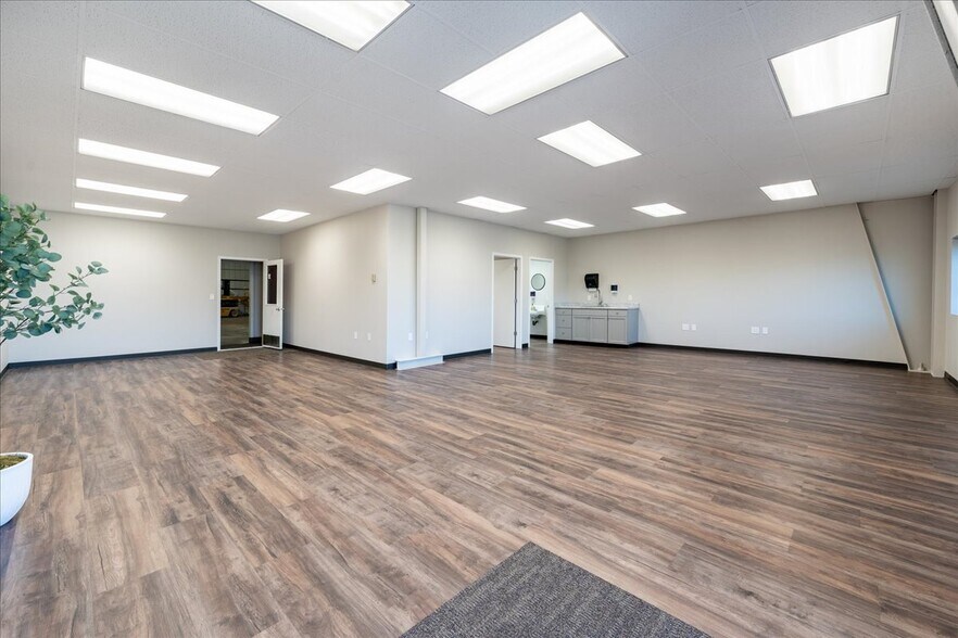 More Photos Of 2151 Van Horn Rd, Fairbanks Warehouse For Sale