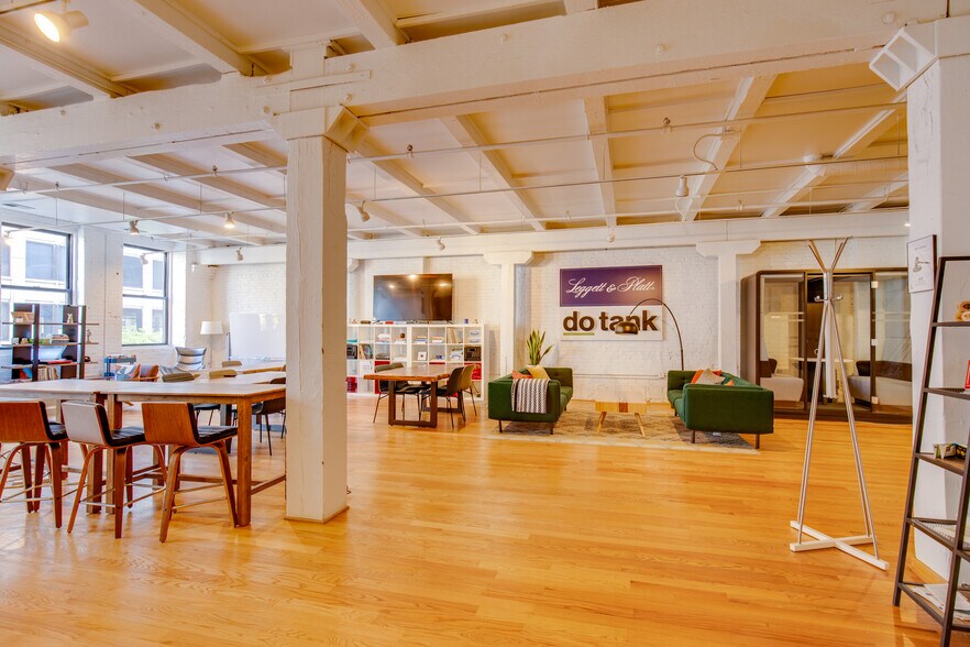 More Photos Of 9-15 W Hubbard St, Chicago Loft Creative Space For Lease