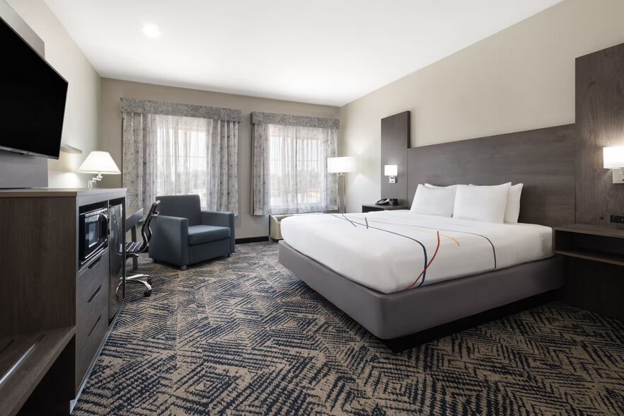 More Photos Of 23 N 67th East Ave, Tulsa Hotel For Sale