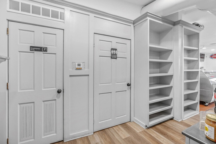 More Photos Of 4630 Umbria St, Philadelphia Apartments For Lease