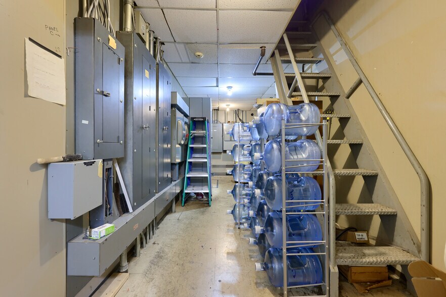 More Photos Of 625 Spring St, Wyomissing Office For Sale