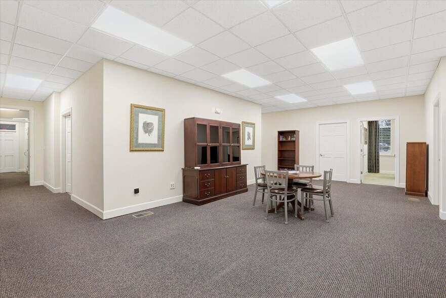 More Photos Of 2120 N Queen St, Kinston Office For Lease
