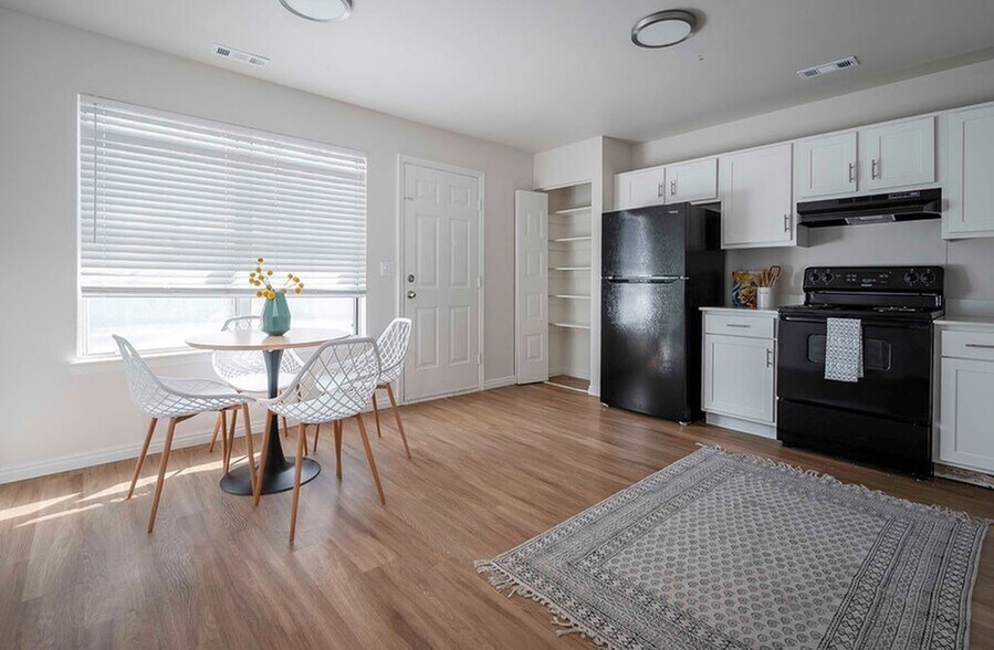 More Photos Of 275 S Fort Ln, Layton Apartments For Sale