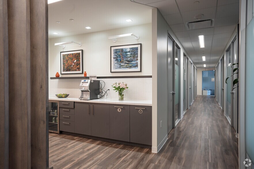 More Photos Of 1530 Wilson Blvd, Arlington Office For Lease