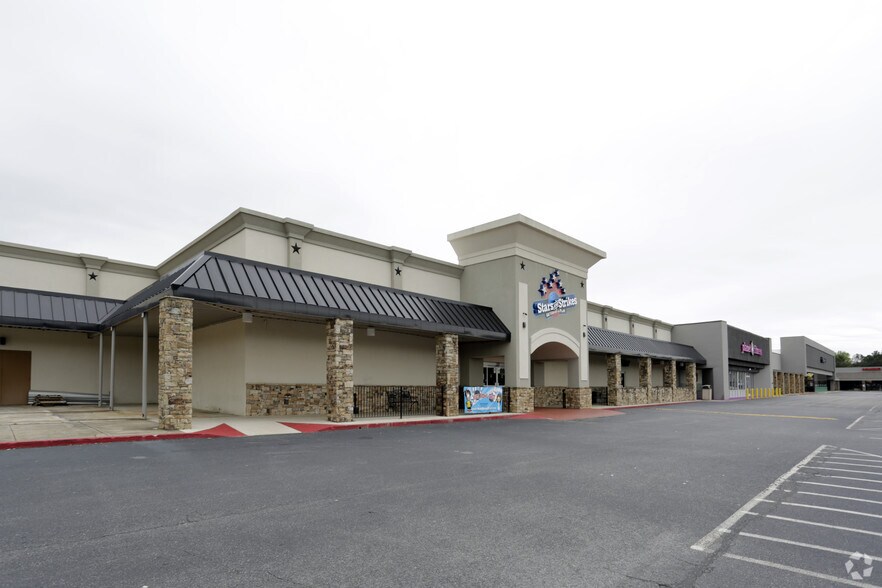 Primary Photo Of 107-133 Merchants Sq, Cumming Freestanding For Lease