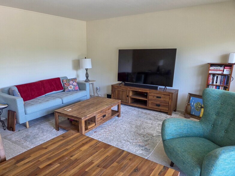 More Photos Of 1562 Sir Francis Drake Blvd, San Anselmo Multifamily For Sale