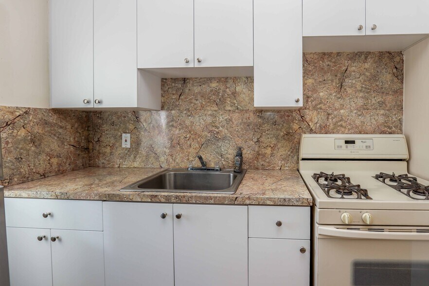 More Photos Of 976 NW 6th St, Miami Apartments For Sale