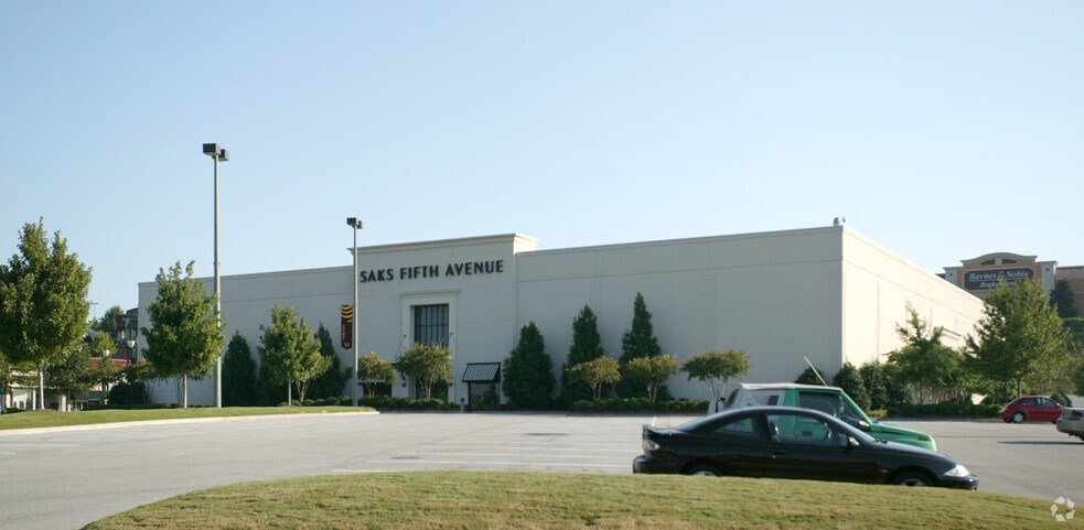 More Photos Of 129 Summit Blvd, Birmingham Department Store For Sale