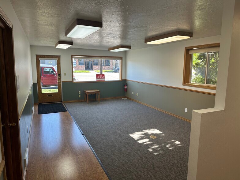 More Photos Of 325-327 E. Broadway, Missoula Office For Lease