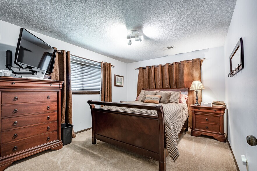 More Photos Of 16410 FM 1485 Rd, Conroe Veterinarian Kennel For Sale