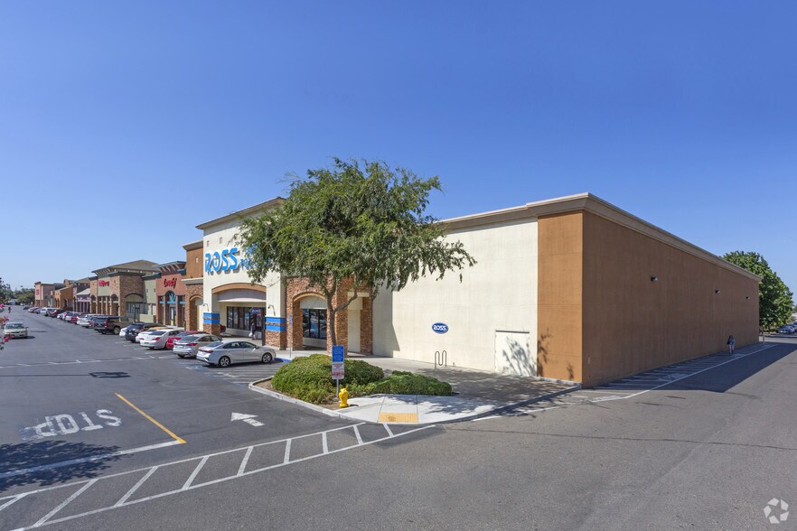 More Photos Of 801 Oakdale Rd, Modesto Unknown For Lease