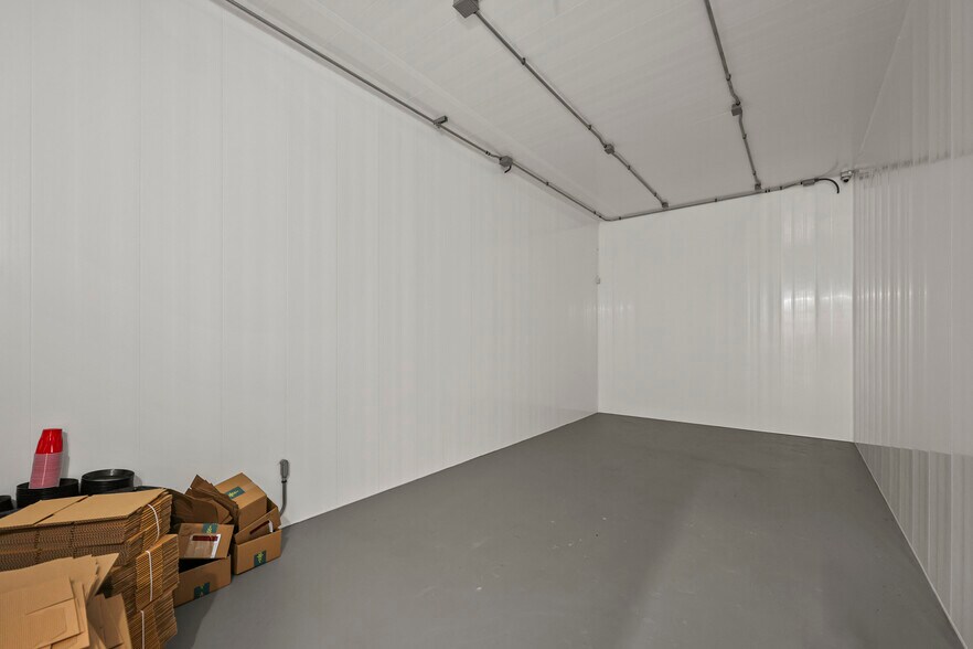 More Photos Of 700 S Main St, Sheffield Refrigeration Cold Storage For Sale