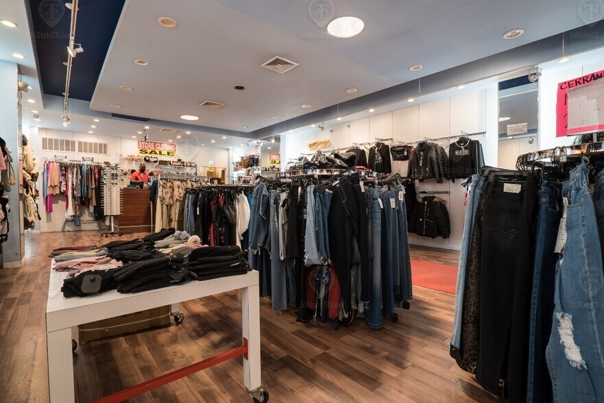 More Photos Of 39 Graham Ave, Brooklyn Storefront Retail Office For Lease