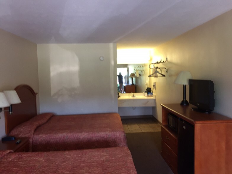 More Photos Of 9693 Hwy 165, Pollock Hotel For Sale