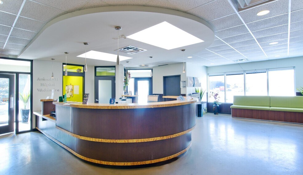 More Photos Of 11400 Boul Gouin E, Montréal Veterinarian Kennel For Sale