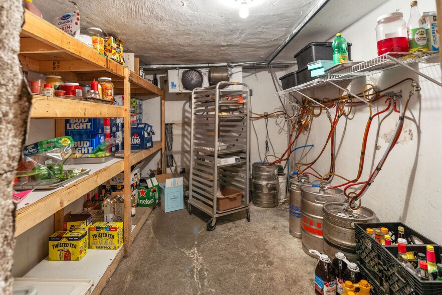 More Photos Of 552 Main St, Apalachin General Retail For Sale