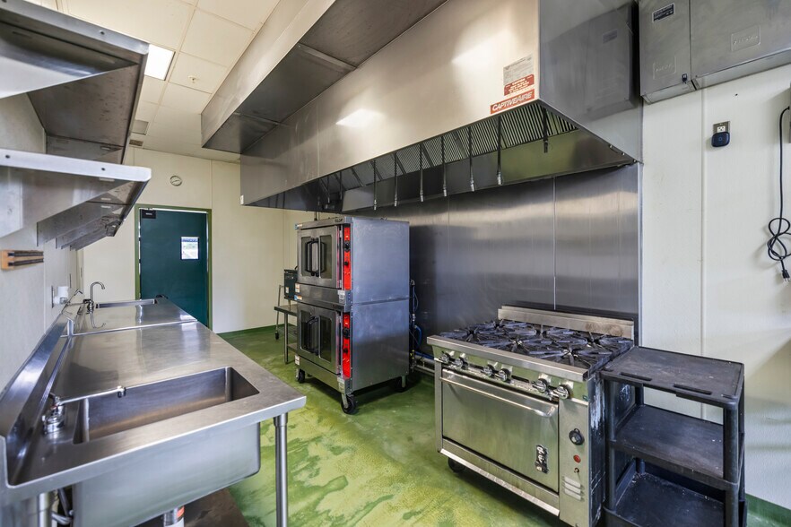More Photos Of 2501 & 2519 Marshall St NE, Minneapolis Restaurant For Sale