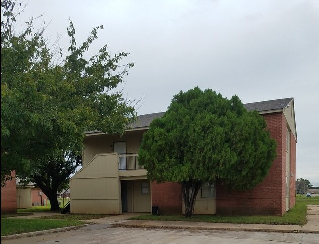 More Photos Of 1302 Watson Dr, Anadarko Apartments For Sale