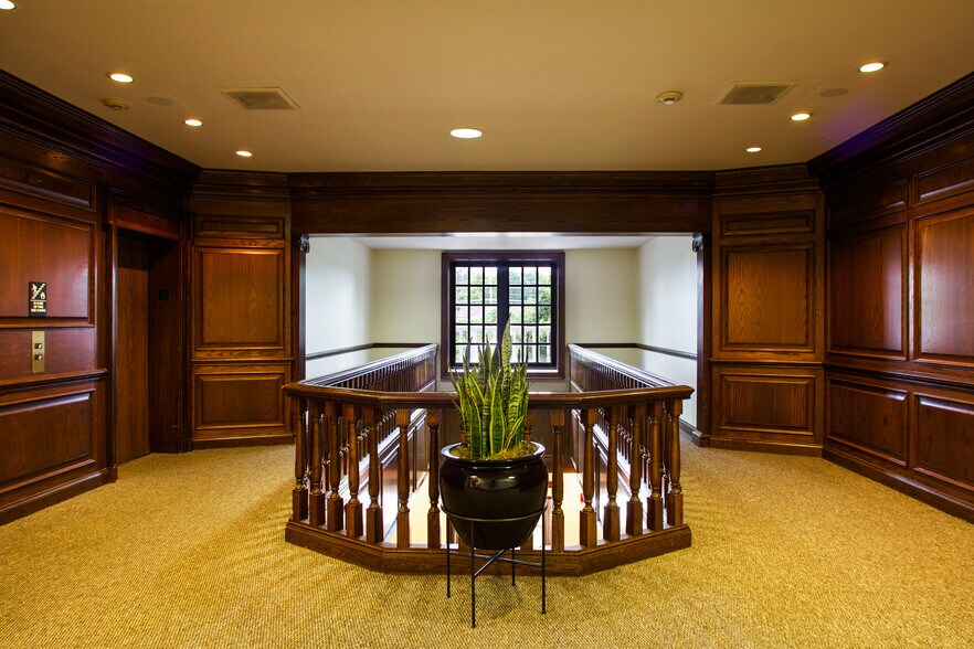 More Photos Of 456 N New Ballas Rd, Creve Coeur Medical For Lease