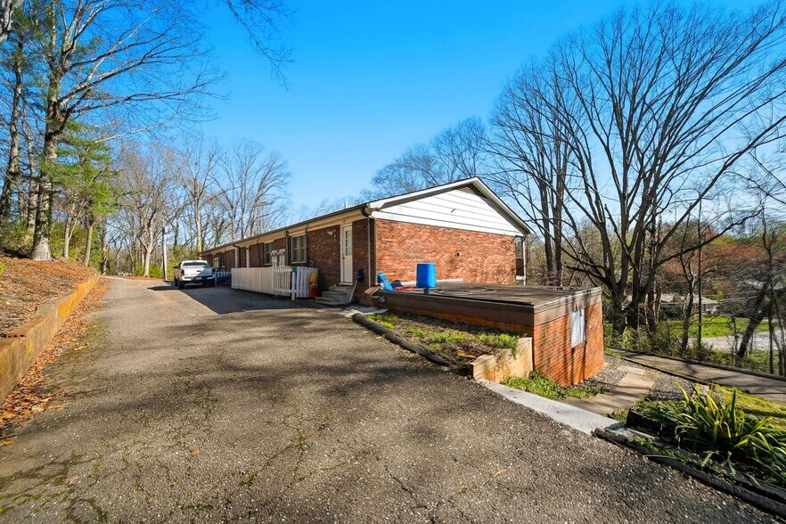 More Photos Of 1075 NW 7th Ave, Hickory Apartments For Sale