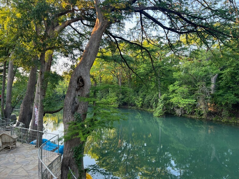 More Photos Of 1684 Rocky Riv, Canyon Lake Specialty For Sale