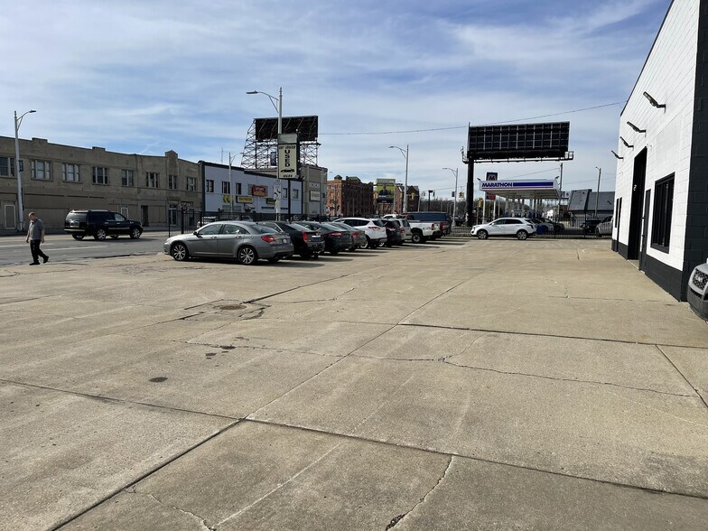 More Photos Of 16504 Woodward Ave, Highland Park Auto Dealership For Sale