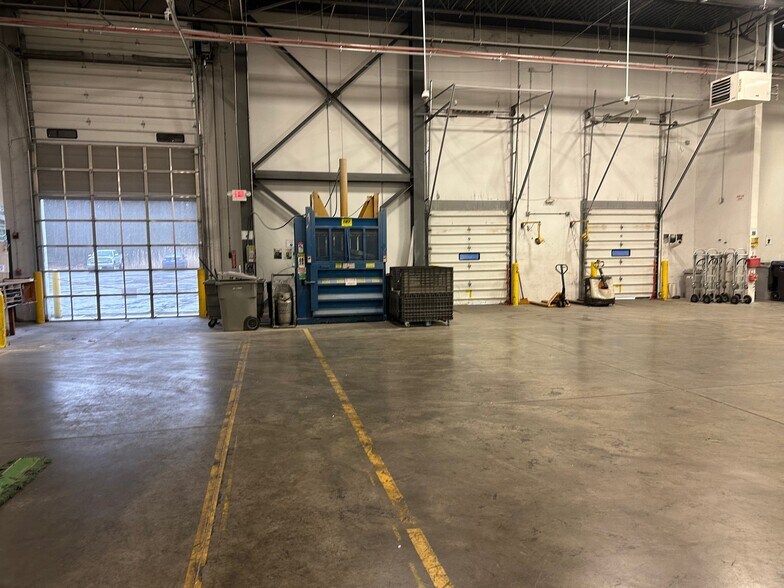 More Photos Of 400 Riverwalk Pky, Tonawanda Light Manufacturing For Lease