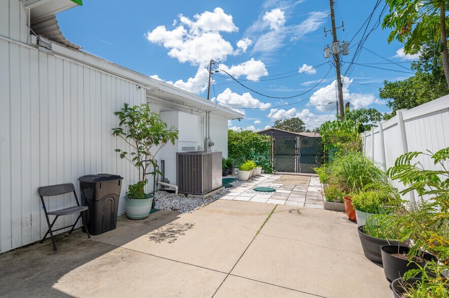 More Photos Of 114 Central Ave, Lake Wales Freestanding For Sale
