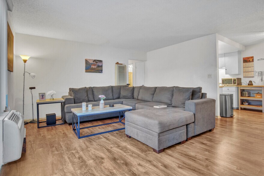 More Photos Of 415 E 2nd St, Tustin Apartments For Sale