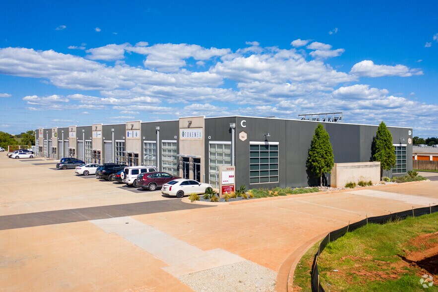 More Photos Of 3825 NW 166th St, Edmond Light Manufacturing For Lease