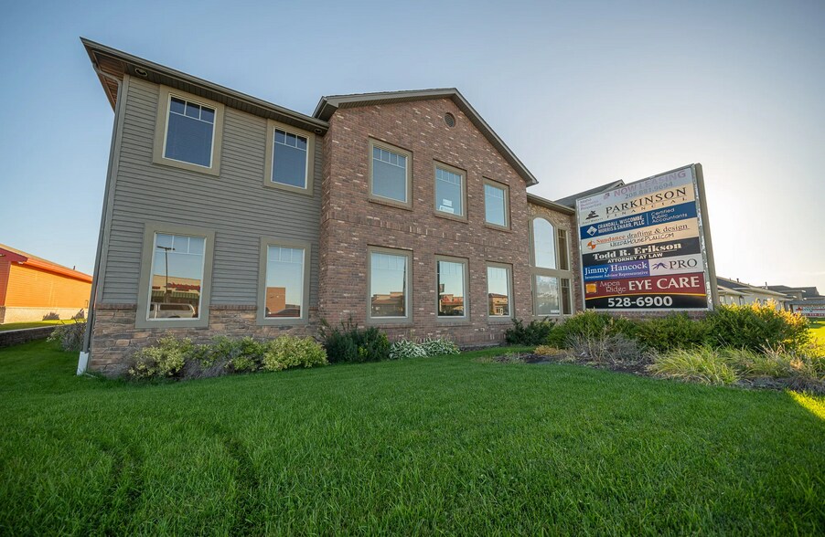More Photos Of 3456 E 17th St, Ammon Office For Lease