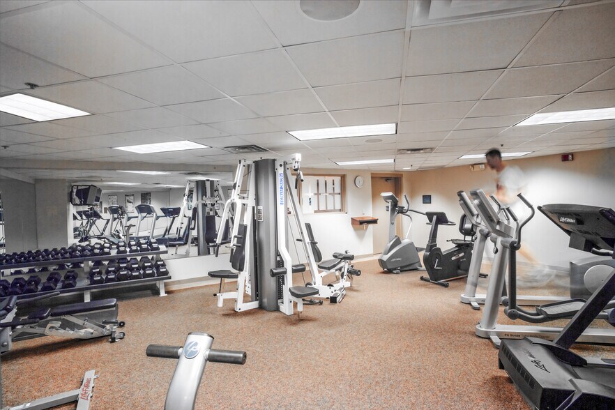 More Photos Of 100 Corporate Pky, Amherst Unknown For Lease