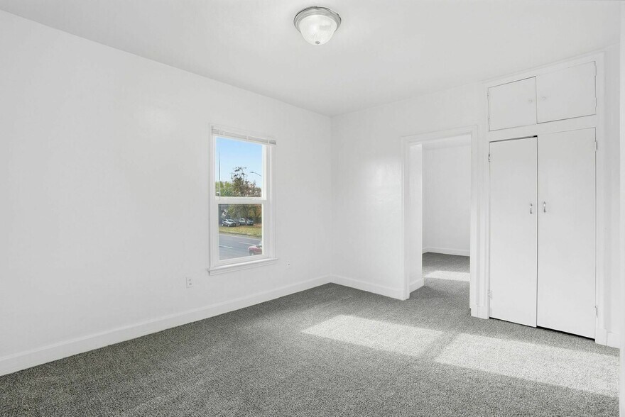 More Photos Of 1704-1712 N Ash St, Spokane Apartments For Sale