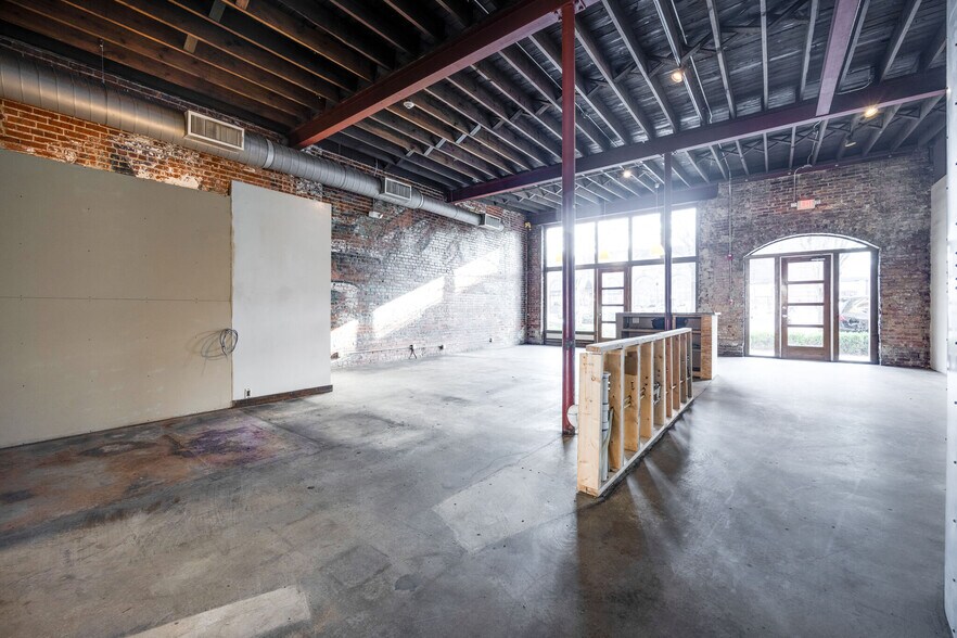 More Photos Of 1437 Market St, Chattanooga Storefront For Lease