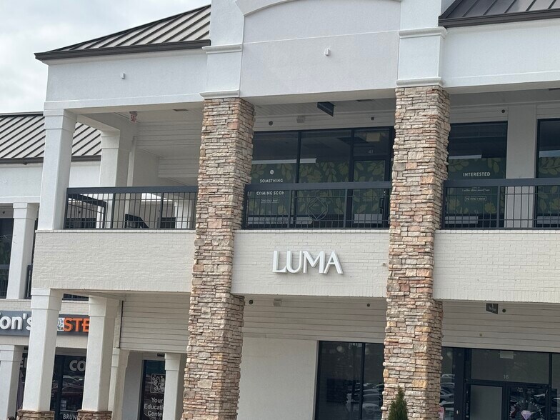 More Photos Of 3920 Peachtree Rd NE, Brookhaven Apartments For Lease