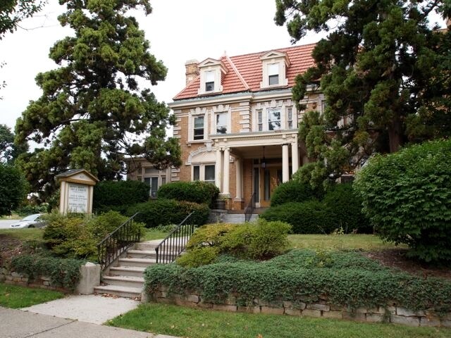 More Photos Of 1421-1425 W Hamilton St, Allentown Office For Sale