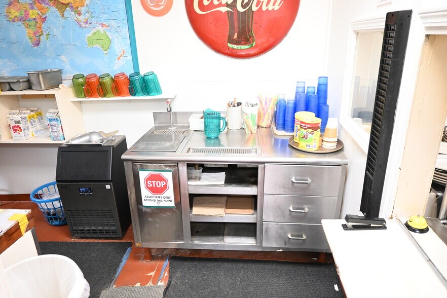 More Photos Of 937 W Wooster Rd, Barberton Storefront Retail Residential For Sale