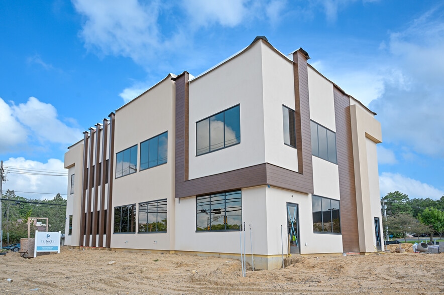 More Photos Of 2100 W County Line Rd, Jackson Office For Lease