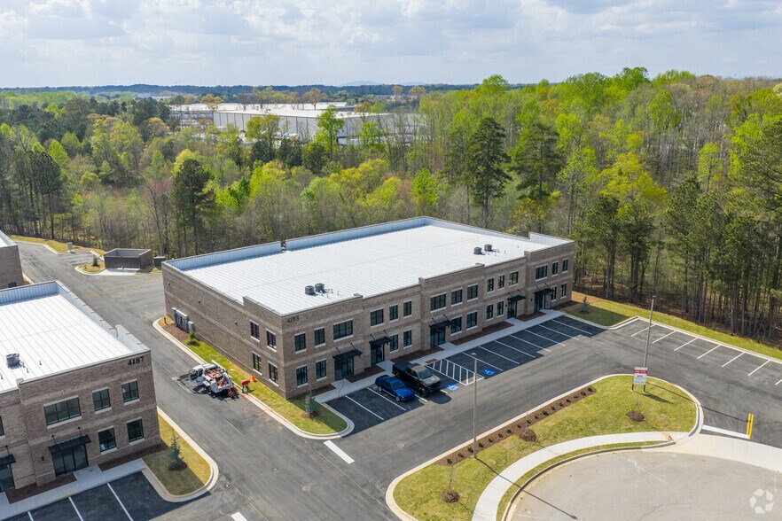 More Photos Of 4193 Tanners Creek Dr, Flowery Branch Warehouse For Lease