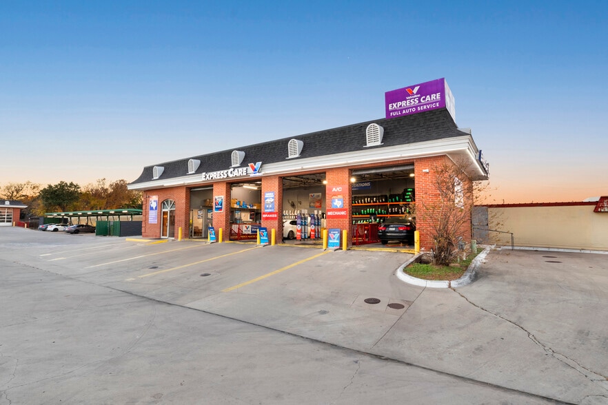 More Photos Of 3022 S Cooper St, Arlington General Retail For Sale