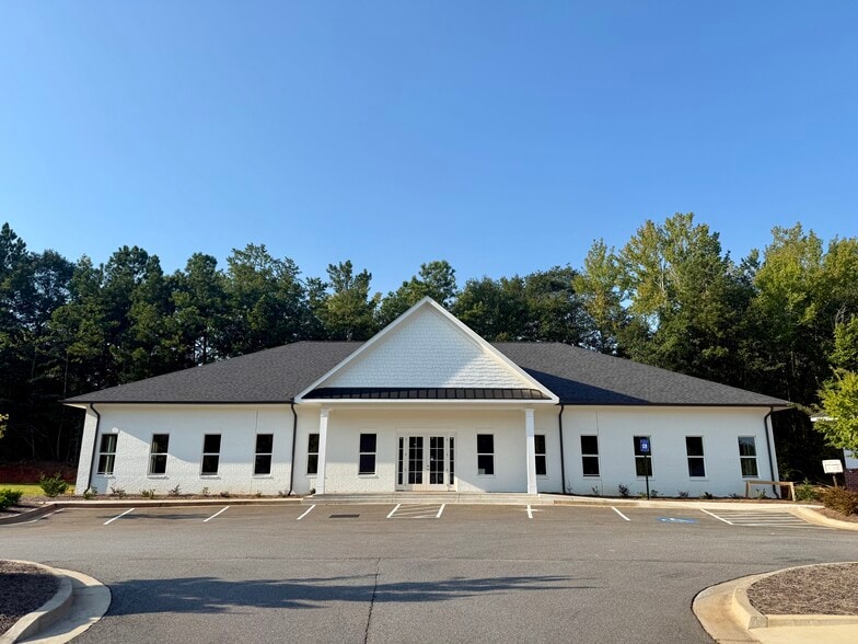 Primary Photo Of 2053 Experiment Station Rd, Watkinsville Medical For Sale
