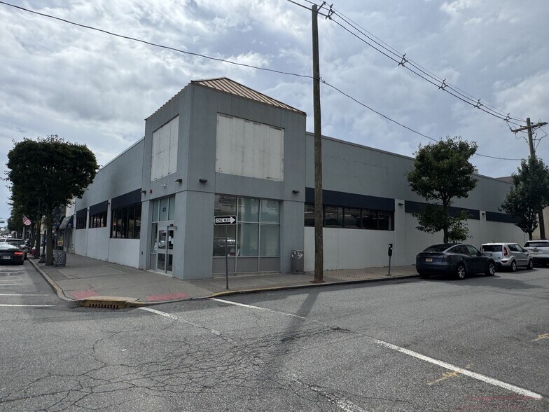 Primary Photo Of 471 Broadway, Bayonne Drugstore For Lease
