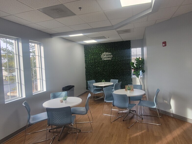More Photos Of 10043 Lincoln Hwy, Frankfort Medical For Lease