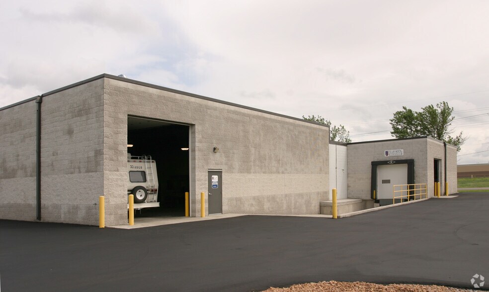 More Photos Of 21475 Heath Ave, Lakeville Manufacturing For Sale