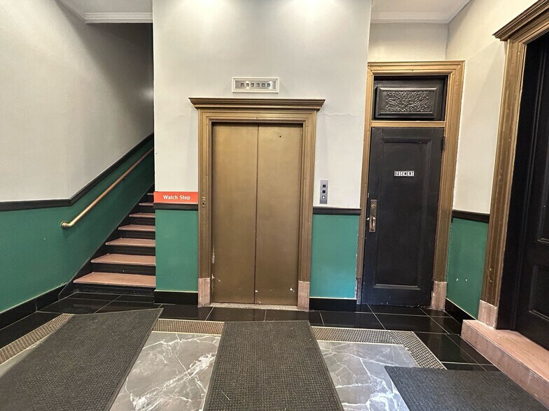 More Photos Of 40 Water St, New York Office Residential For Lease