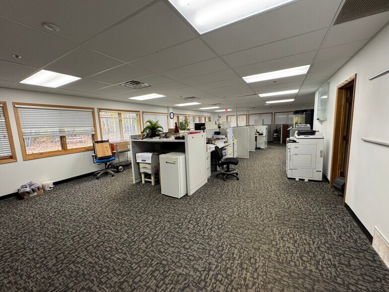 More Photos Of 2389 Airpark Rd, Rhinelander Manufacturing For Sale