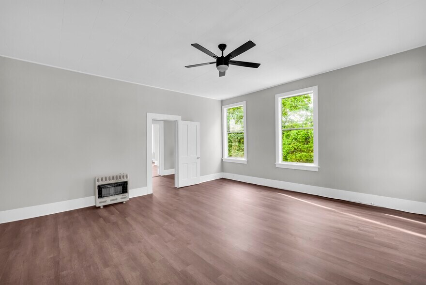 More Photos Of 123 Cottrell st, West Point Multifamily For Sale